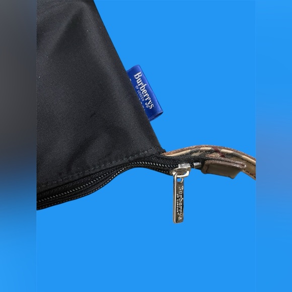 Burberry Blue Label Nova Check
Shoulder Bag Nylon Black - Picture 2 of 8